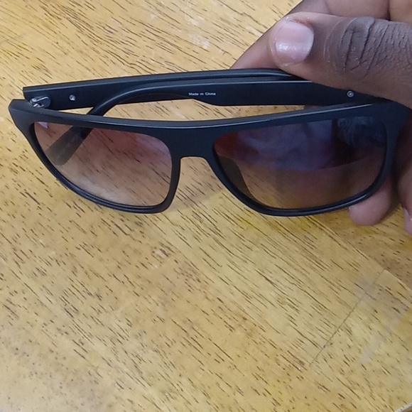 GUESS Dark Gray Sunglasses - Picture 3 of 7